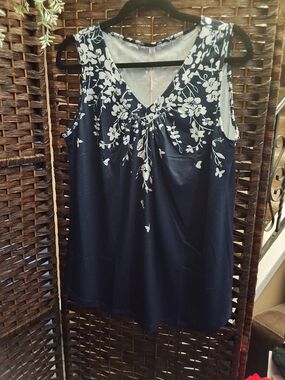 Navy Floral V-Neck Sleeveless Top